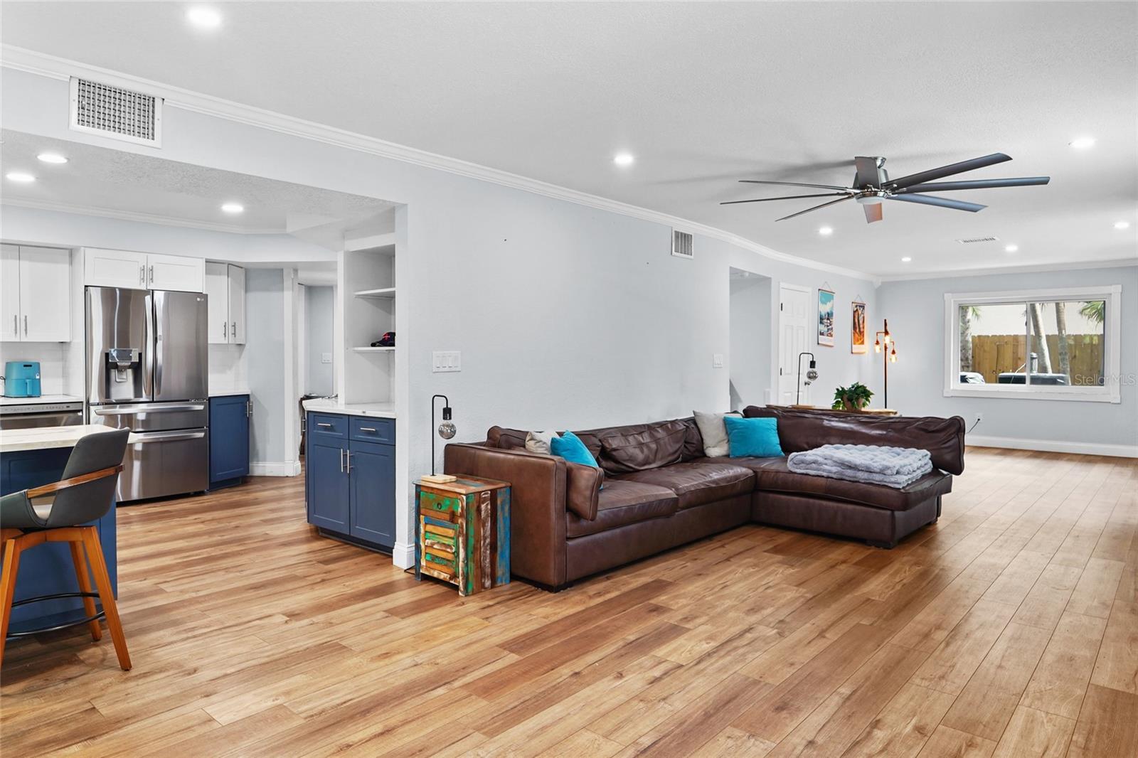 COUNTRY GENTLEMEN ACRES - Residential
