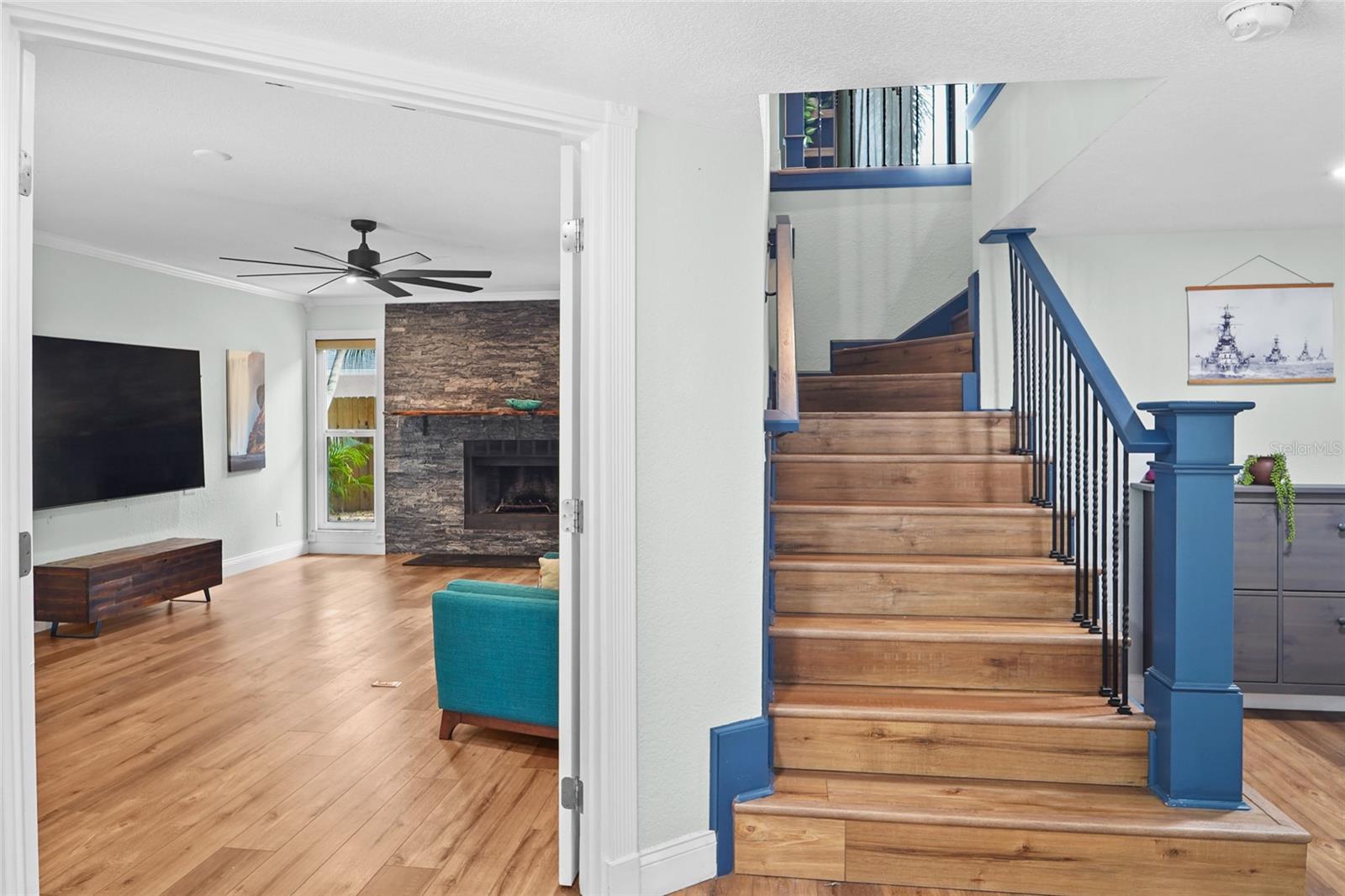 COUNTRY GENTLEMEN ACRES - Residential