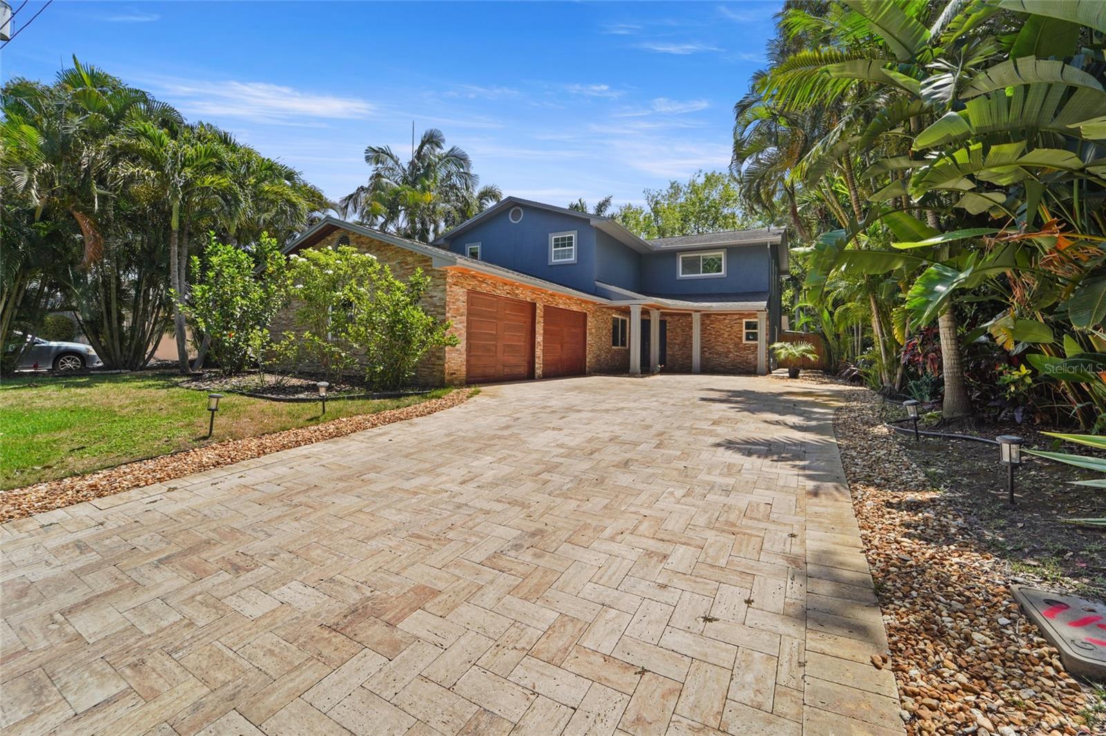 COUNTRY GENTLEMEN ACRES - Residential