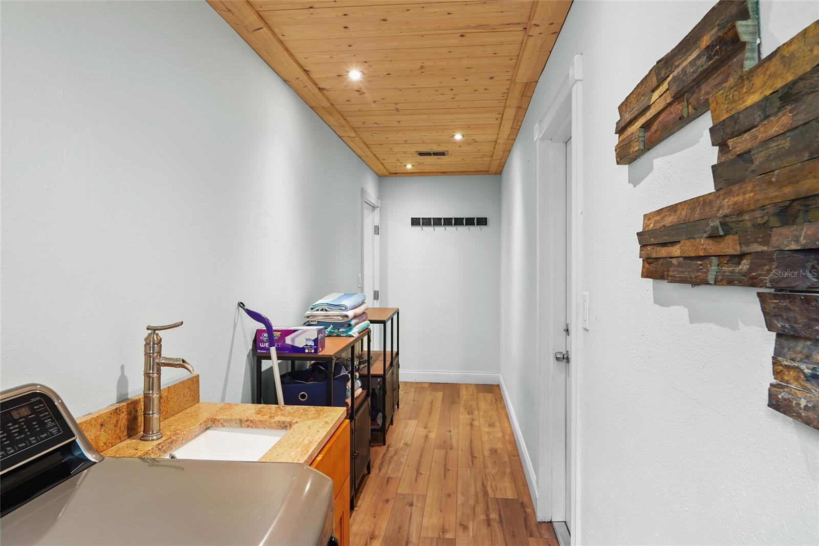 COUNTRY GENTLEMEN ACRES - Residential