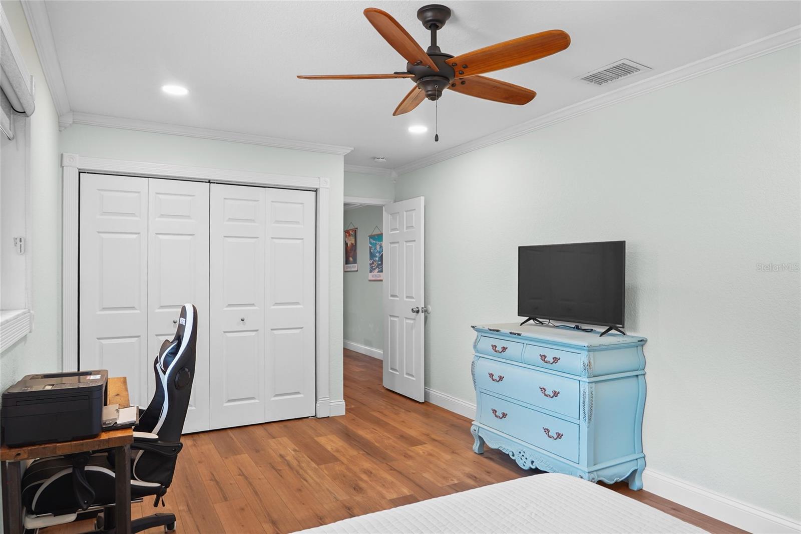 COUNTRY GENTLEMEN ACRES - Residential