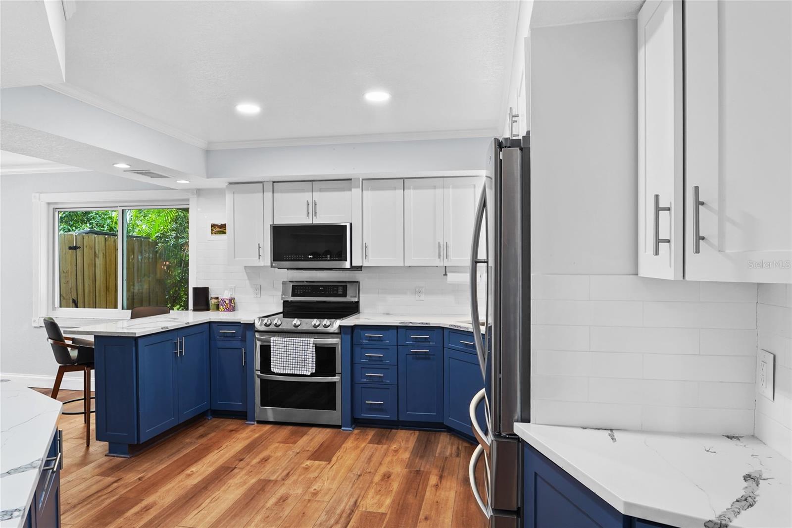 COUNTRY GENTLEMEN ACRES - Residential