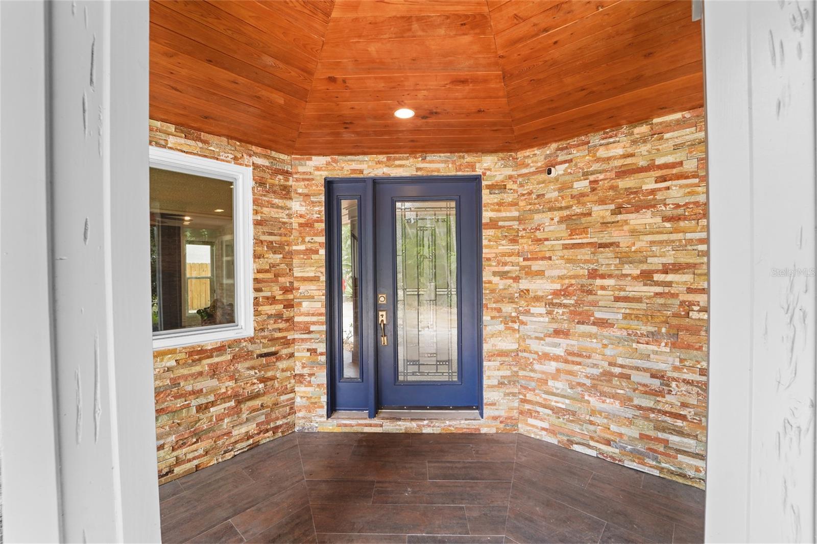 COUNTRY GENTLEMEN ACRES - Residential