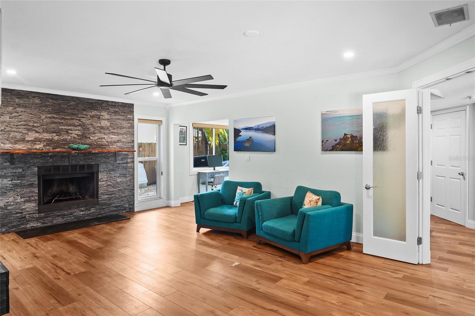 COUNTRY GENTLEMEN ACRES - Residential