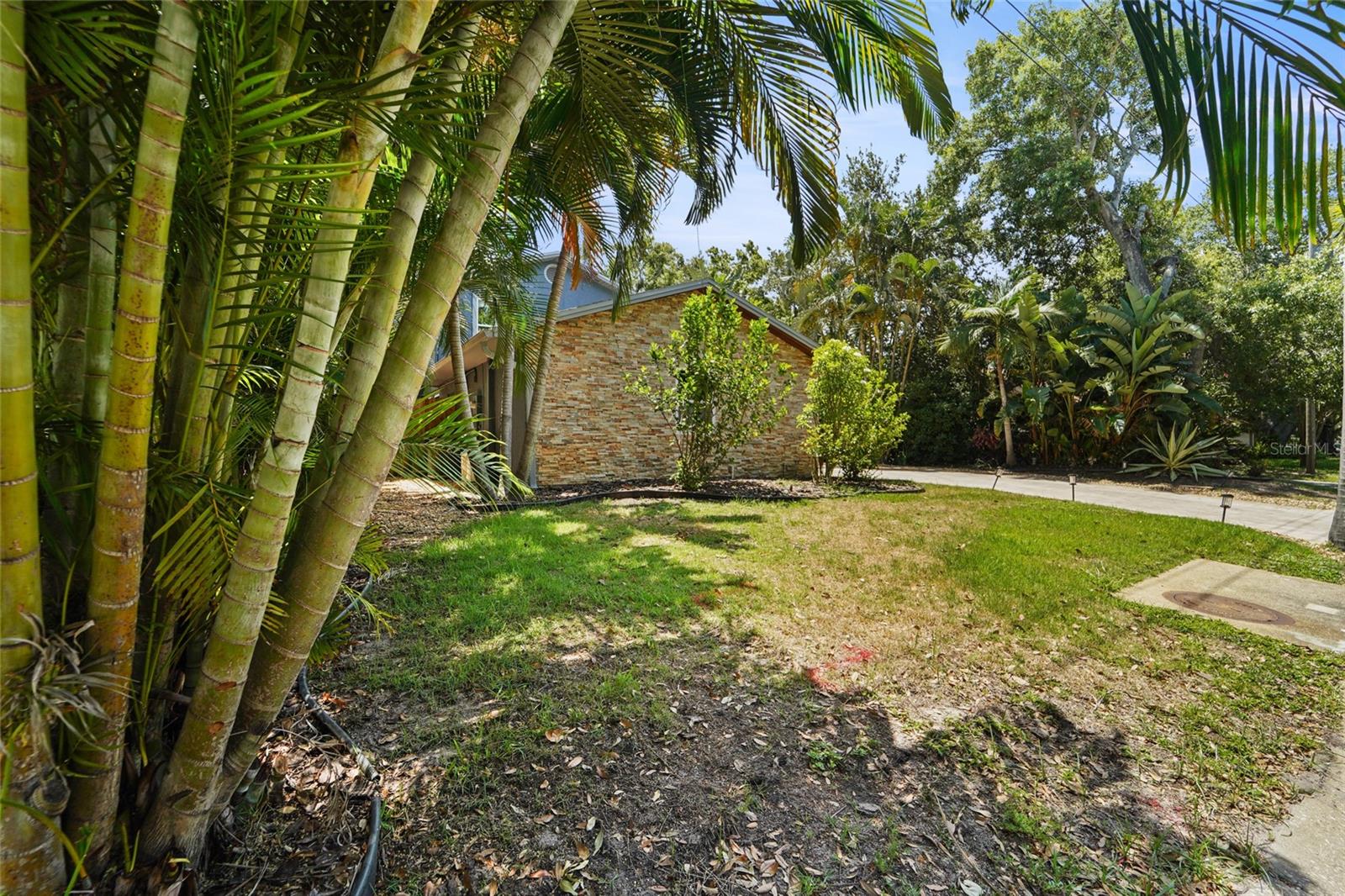 COUNTRY GENTLEMEN ACRES - Residential