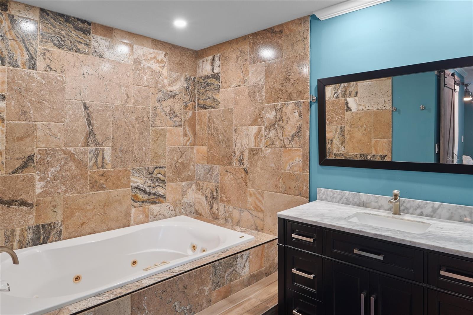 COUNTRY GENTLEMEN ACRES - Residential