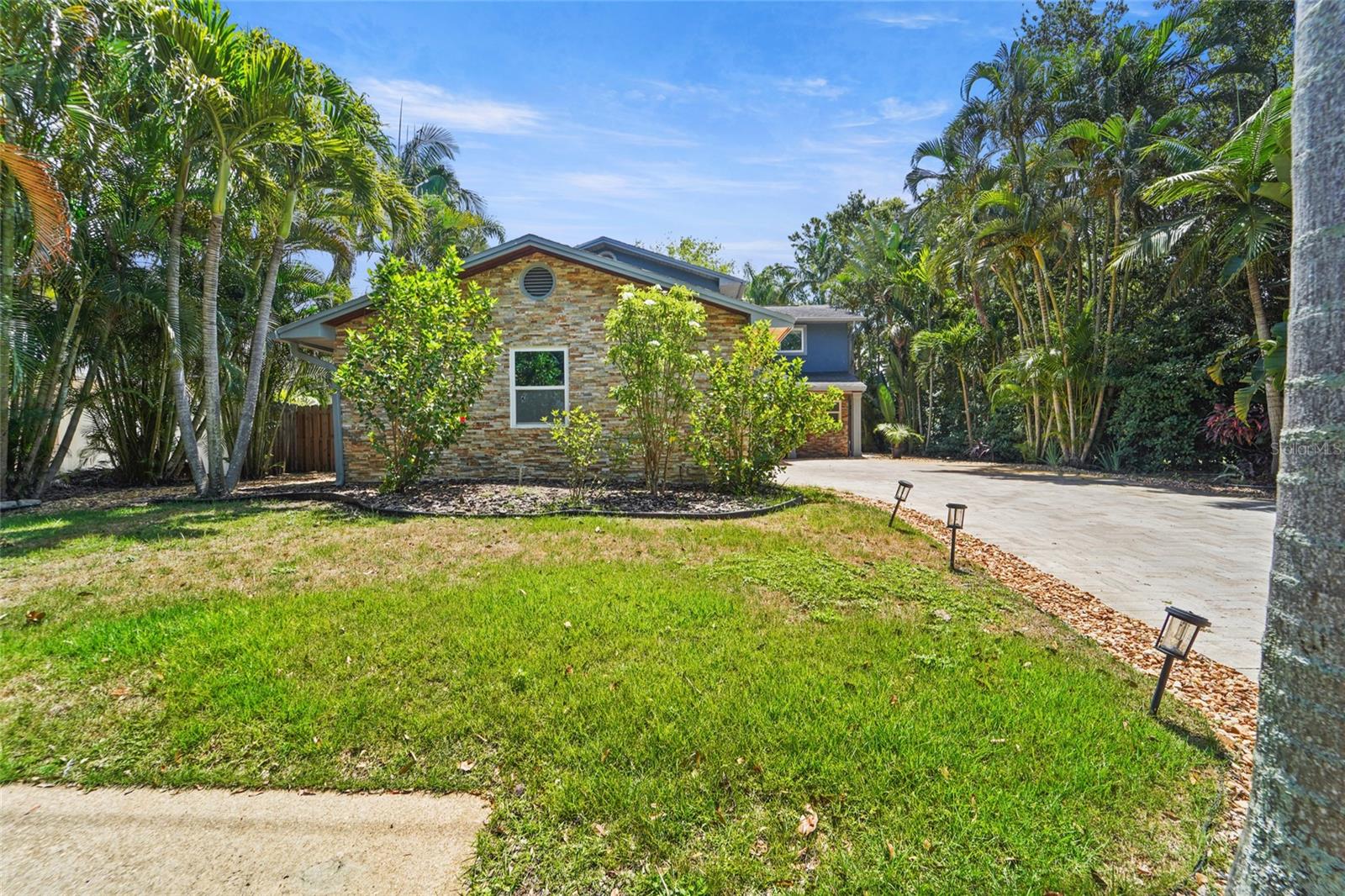 COUNTRY GENTLEMEN ACRES - Residential