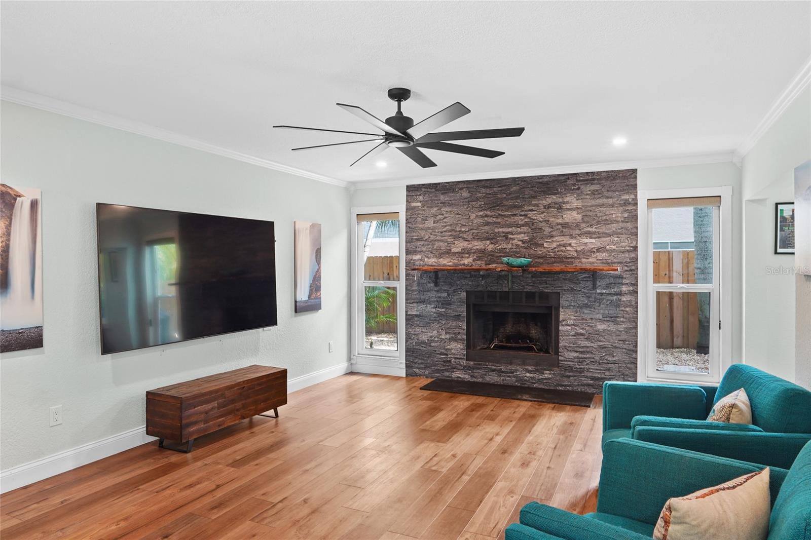 COUNTRY GENTLEMEN ACRES - Residential