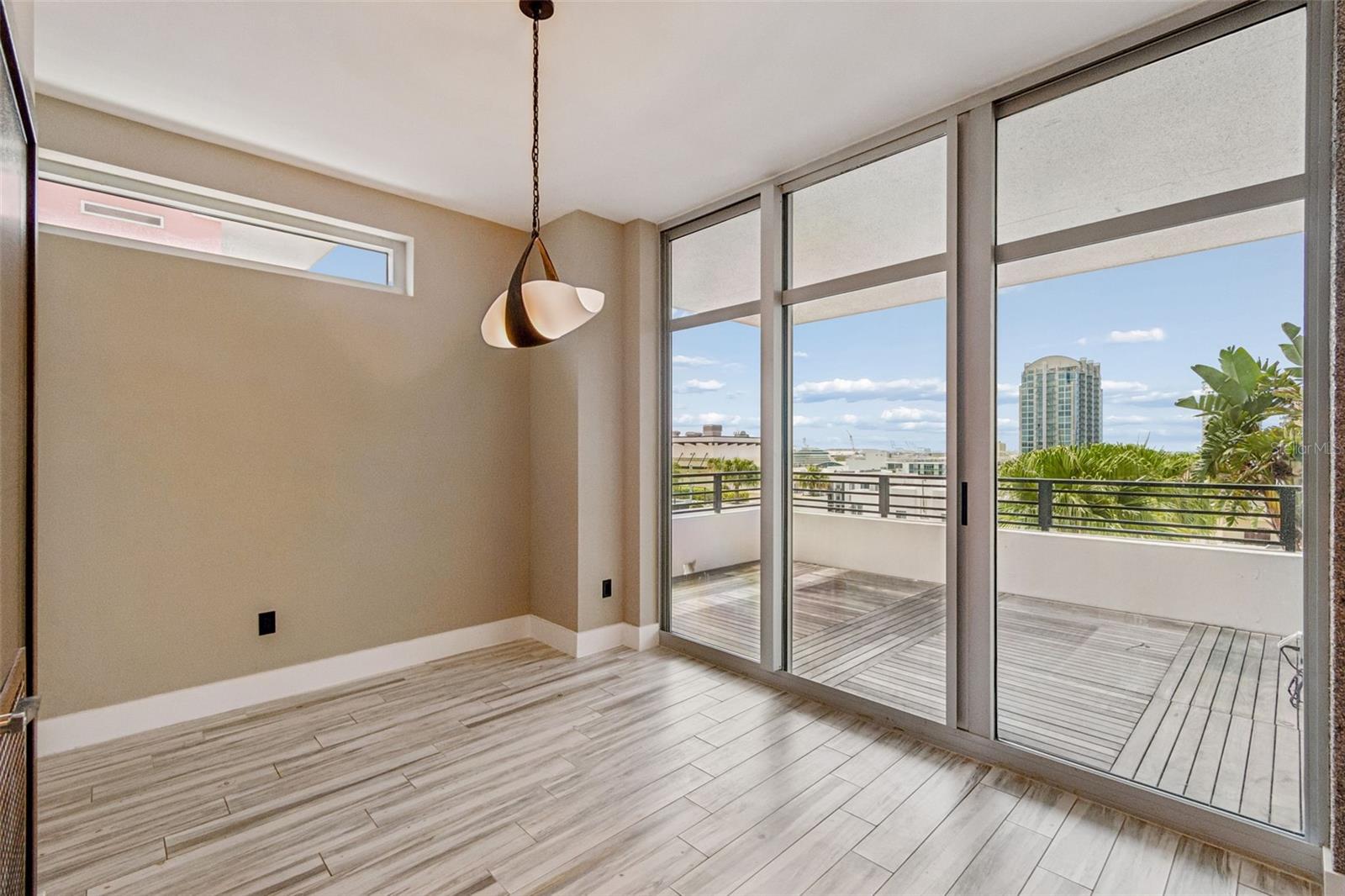 GRAND CENTRAL AT KENNEDY RESID - Residential Lease