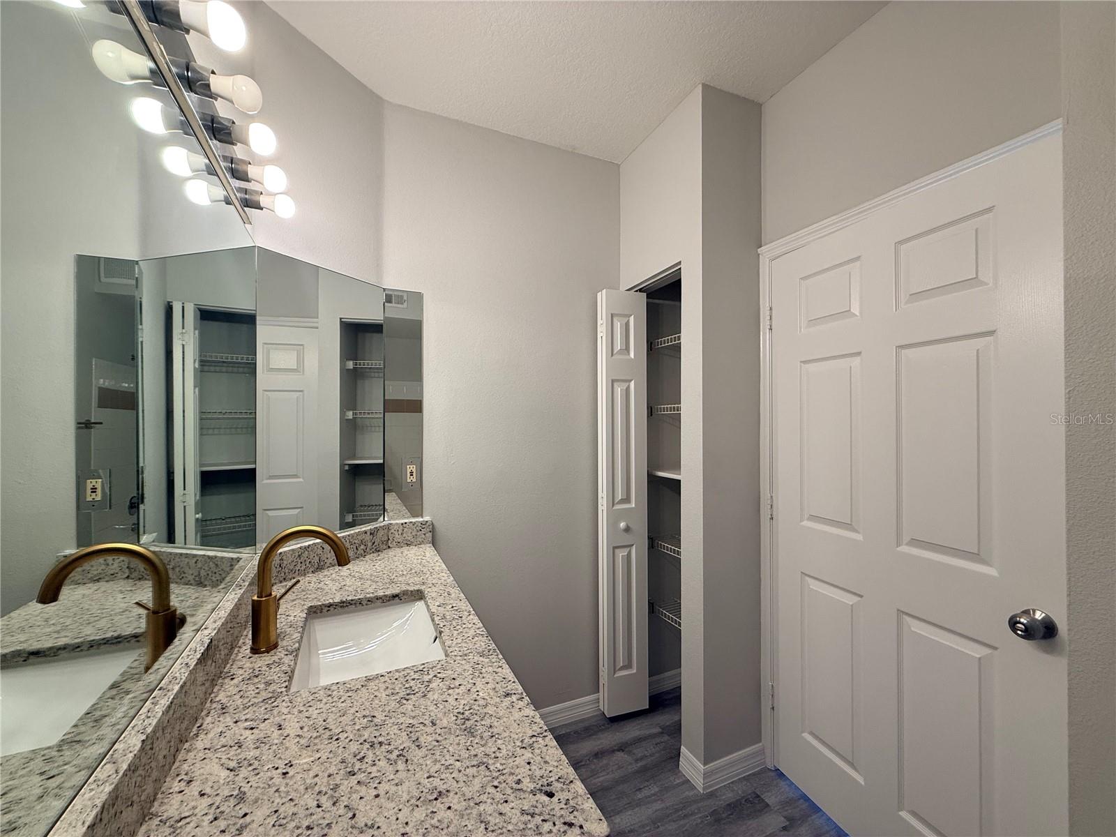 THE PINNACLE AT CARROLLWOOD A - Residential