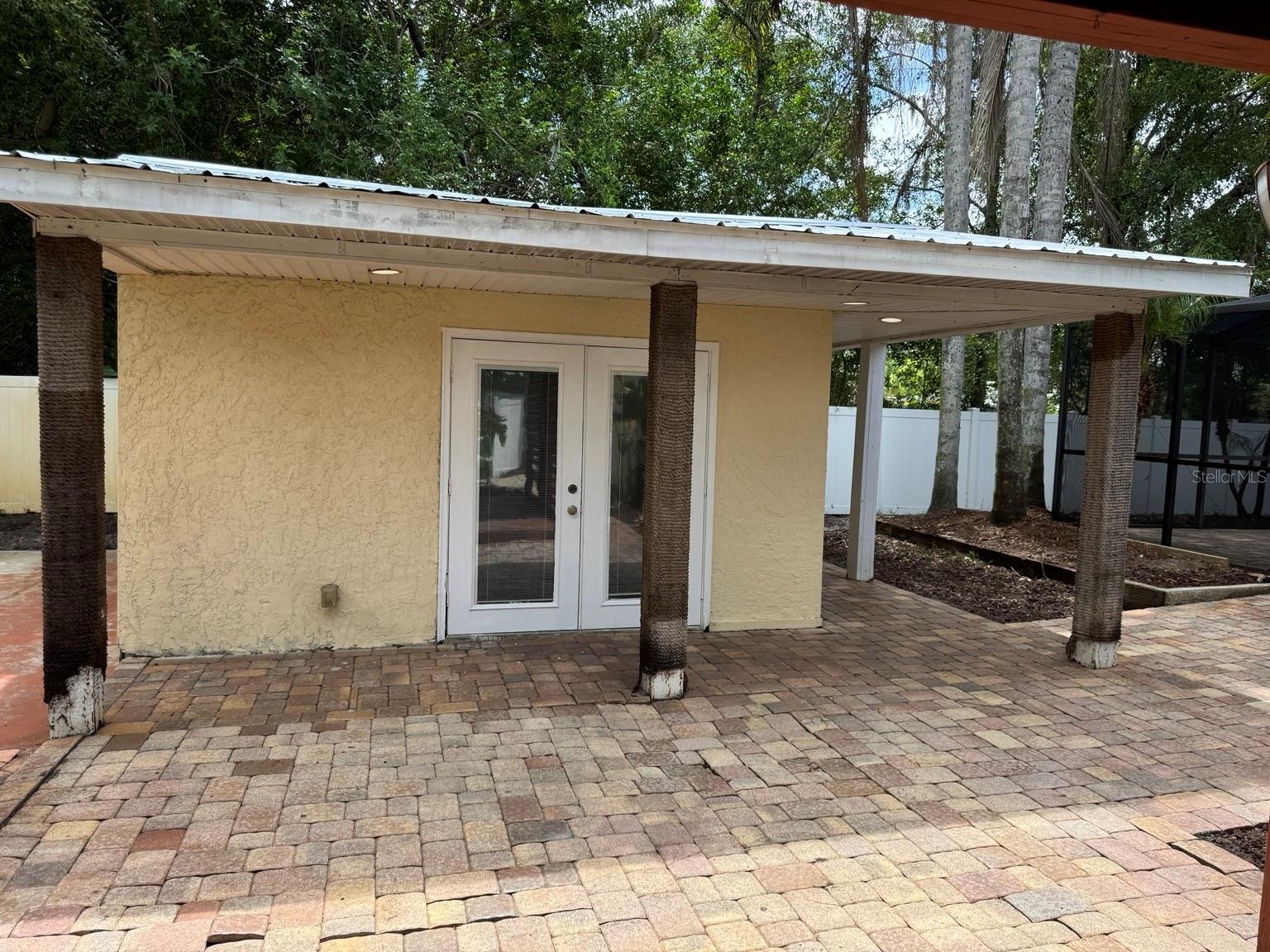 LAKE PADGETT ESTATES - Residential Lease