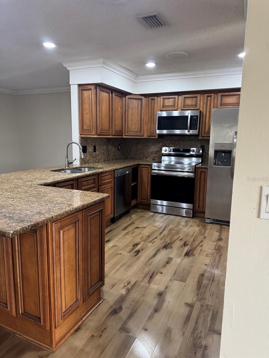 LAKE PADGETT ESTATES - Residential Lease