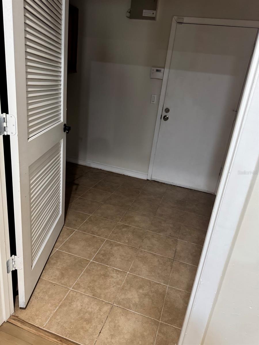 LAKE PADGETT ESTATES - Residential Lease