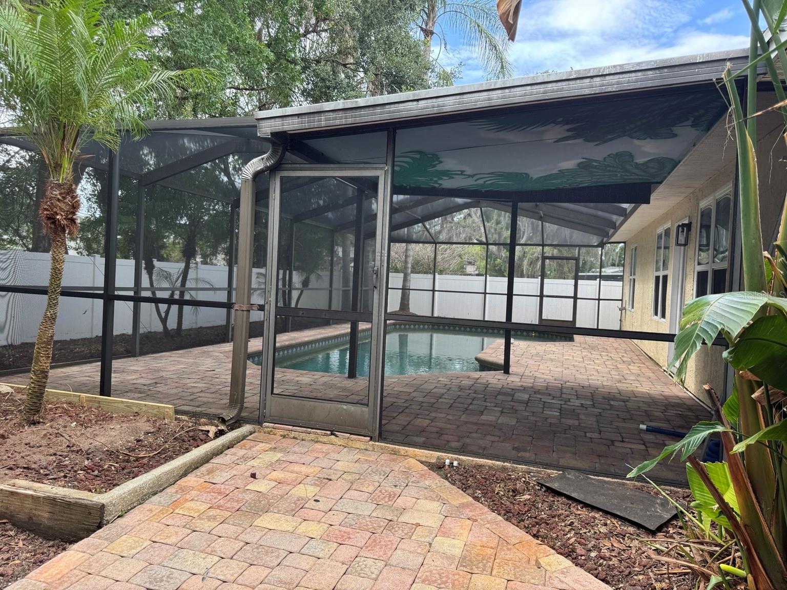 LAKE PADGETT ESTATES - Residential Lease