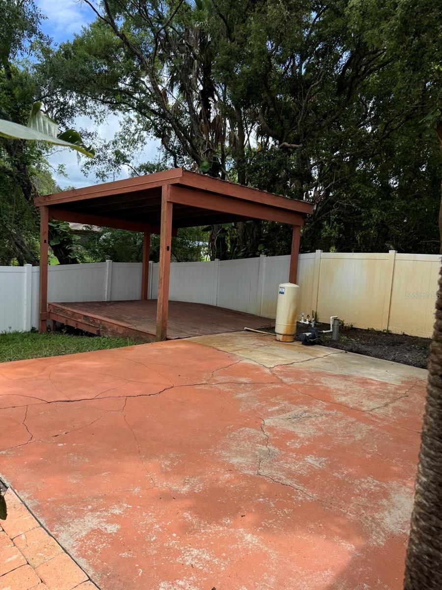 LAKE PADGETT ESTATES - Residential Lease