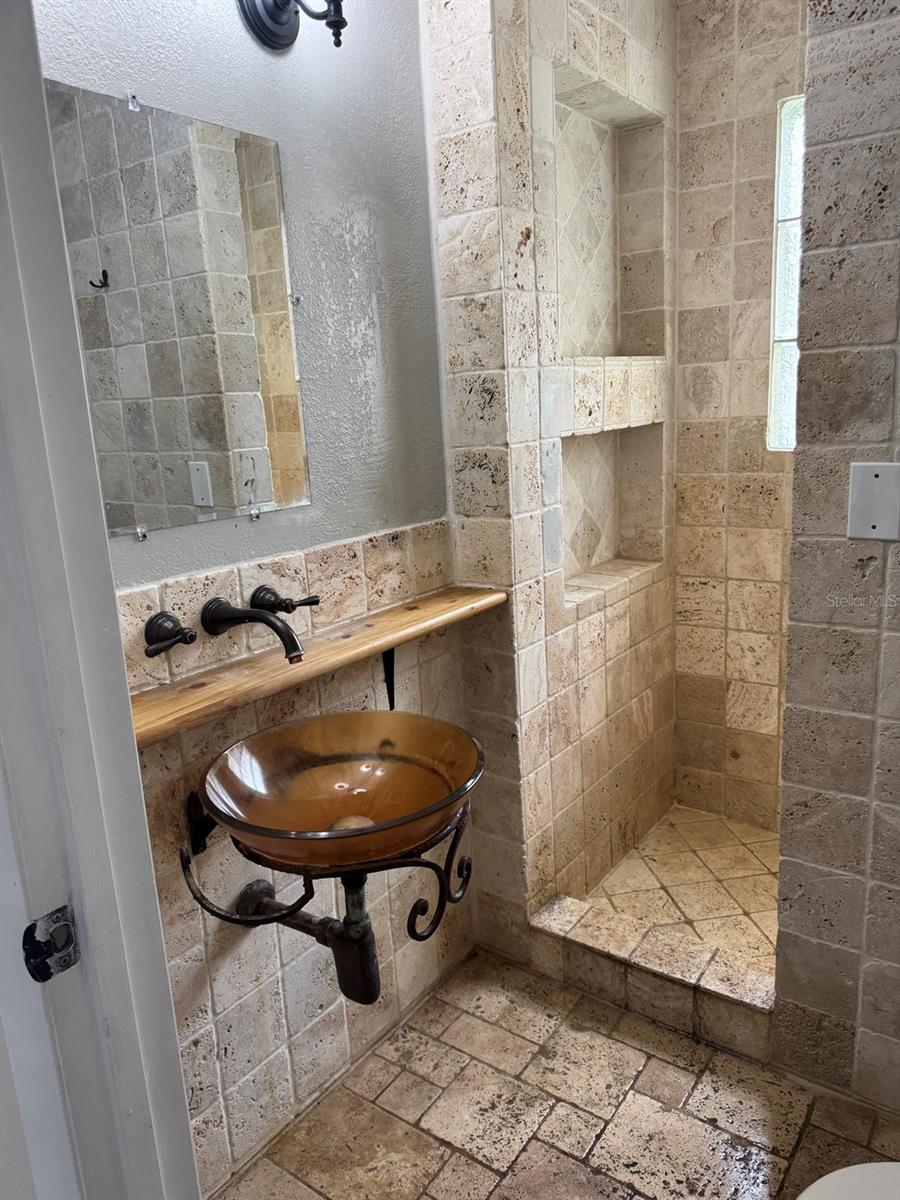 LAKE PADGETT ESTATES - Residential Lease
