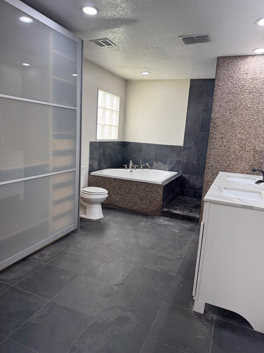 LAKE PADGETT ESTATES - Residential Lease