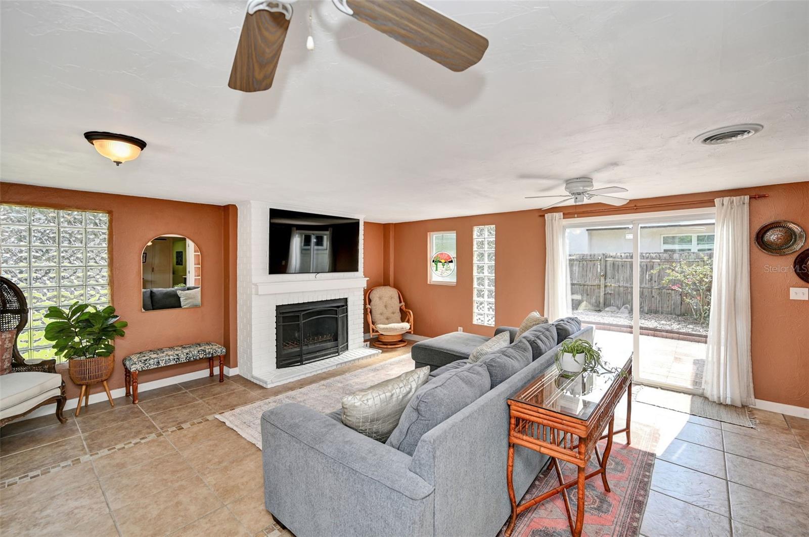 HOURGLASS LAKE REP - Residential