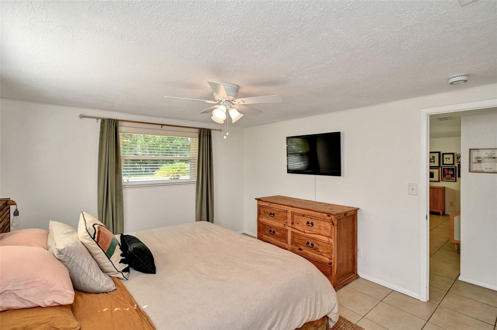 HOURGLASS LAKE REP - Residential