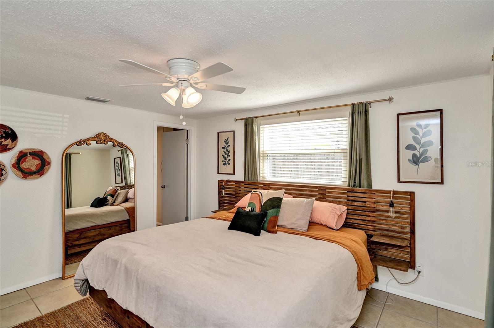 HOURGLASS LAKE REP - Residential