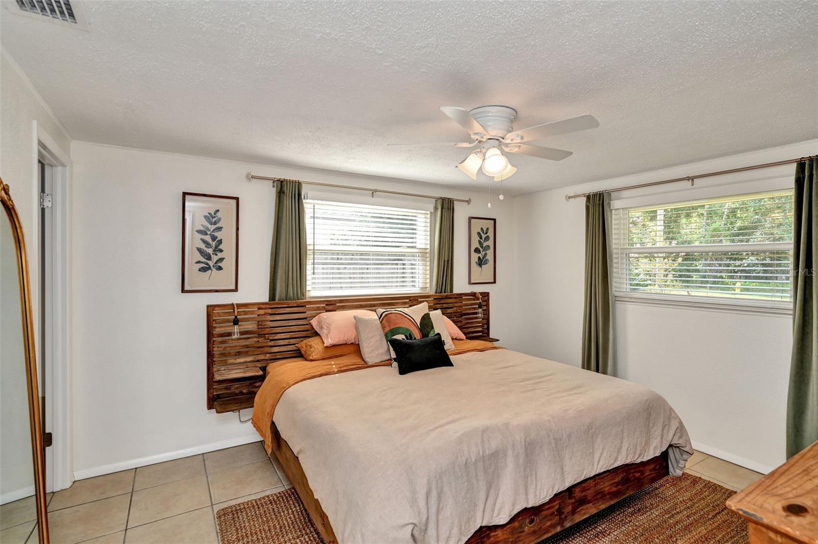 HOURGLASS LAKE REP - Residential