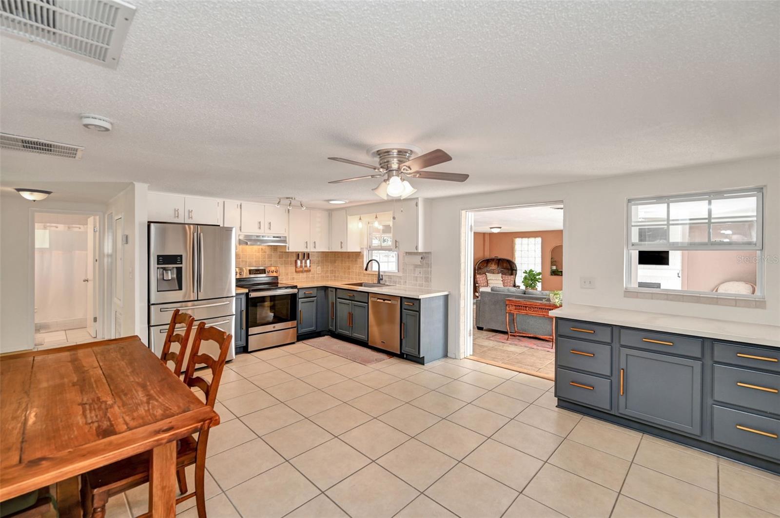 HOURGLASS LAKE REP - Residential