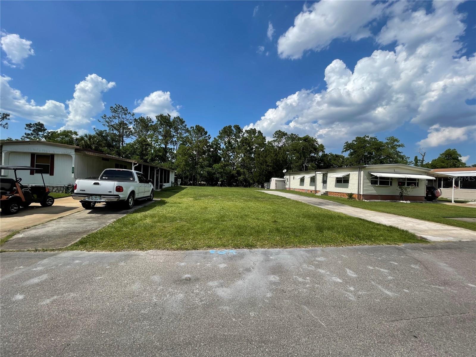 LEISURE WORLD PARK - Land