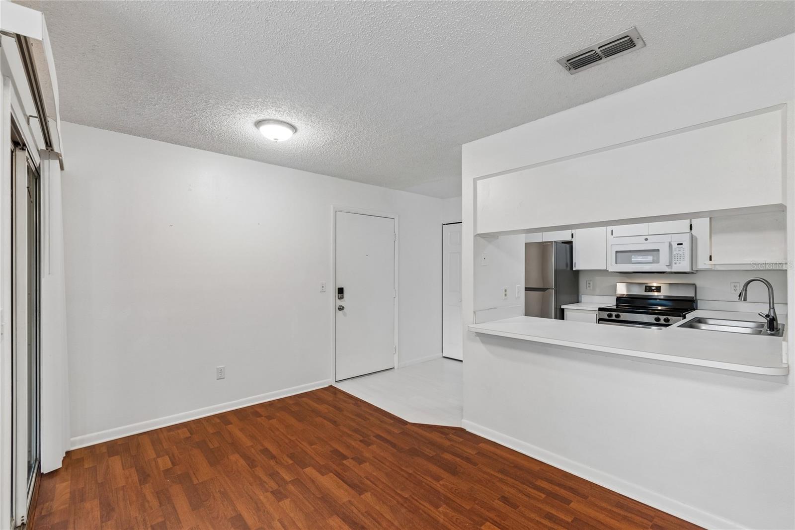 HAMILTON PLACE II A CONDOMINIU - Residential Lease