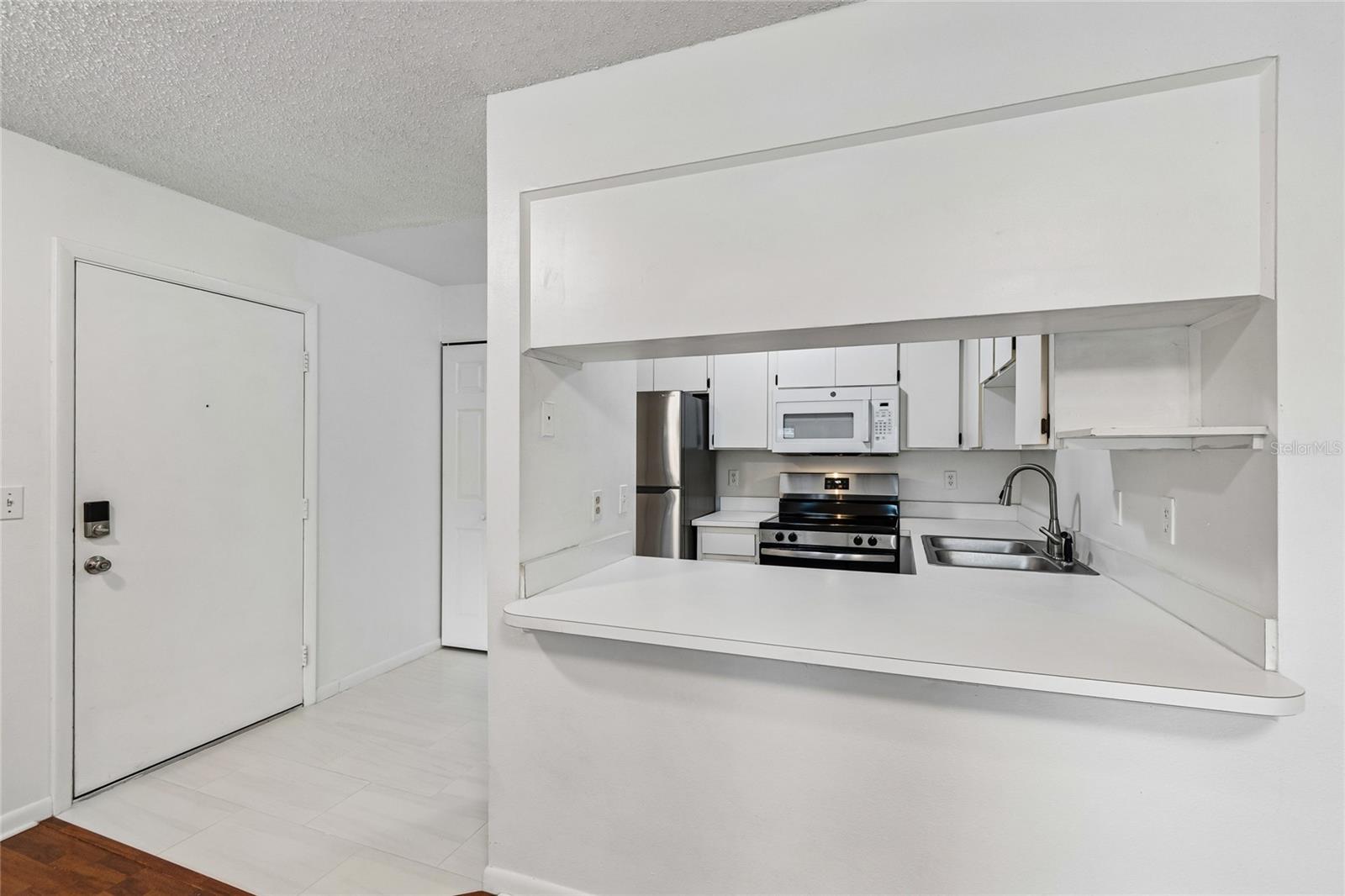 HAMILTON PLACE II A CONDOMINIU - Residential Lease
