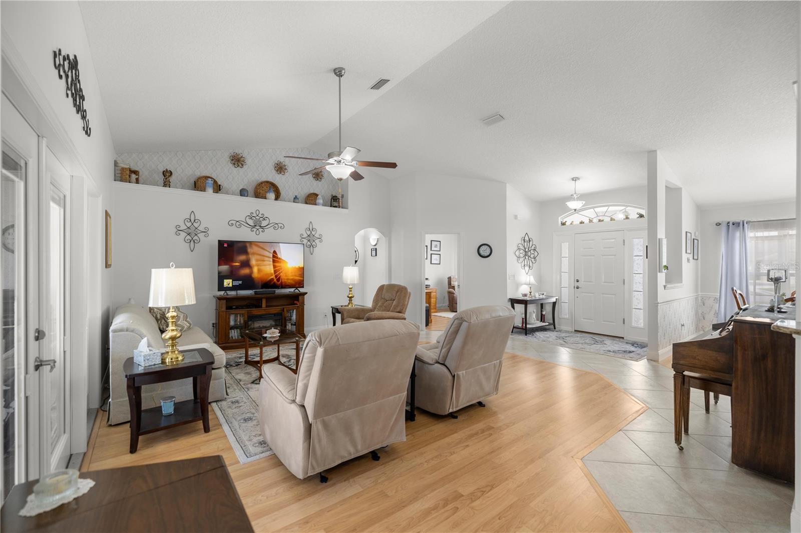 MEADOW GLENN UN 01 - Residential