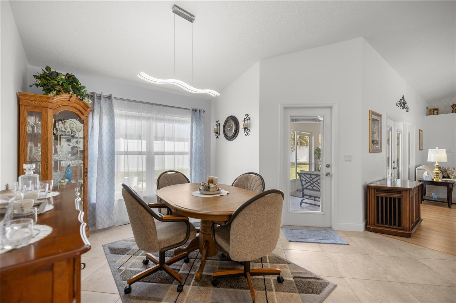 MEADOW GLENN UN 01 - Residential