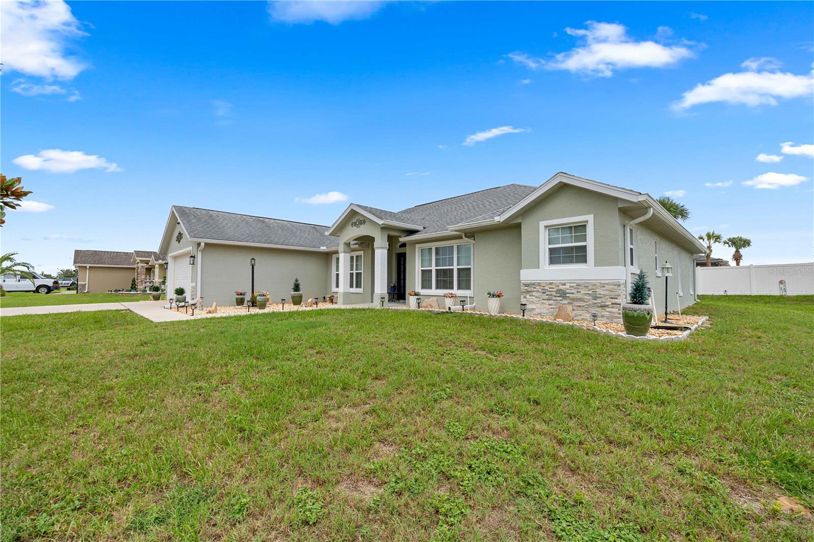 MEADOW GLENN UN 01 - Residential
