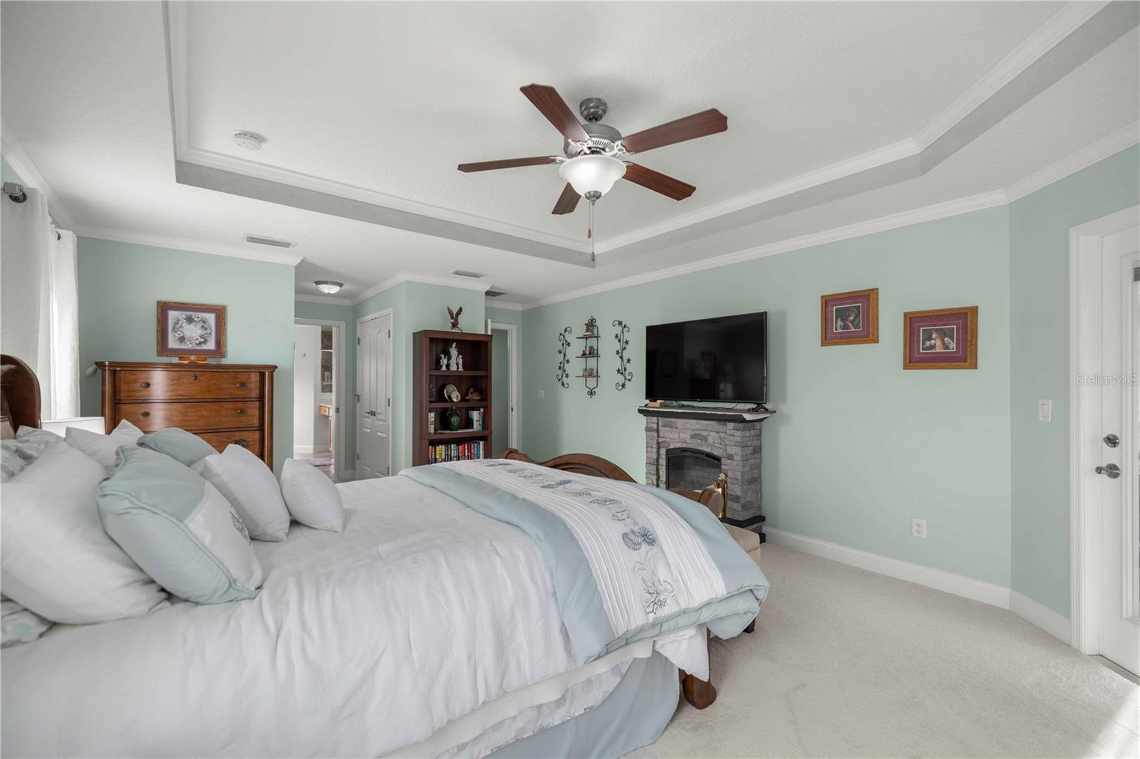 MEADOW GLENN UN 01 - Residential