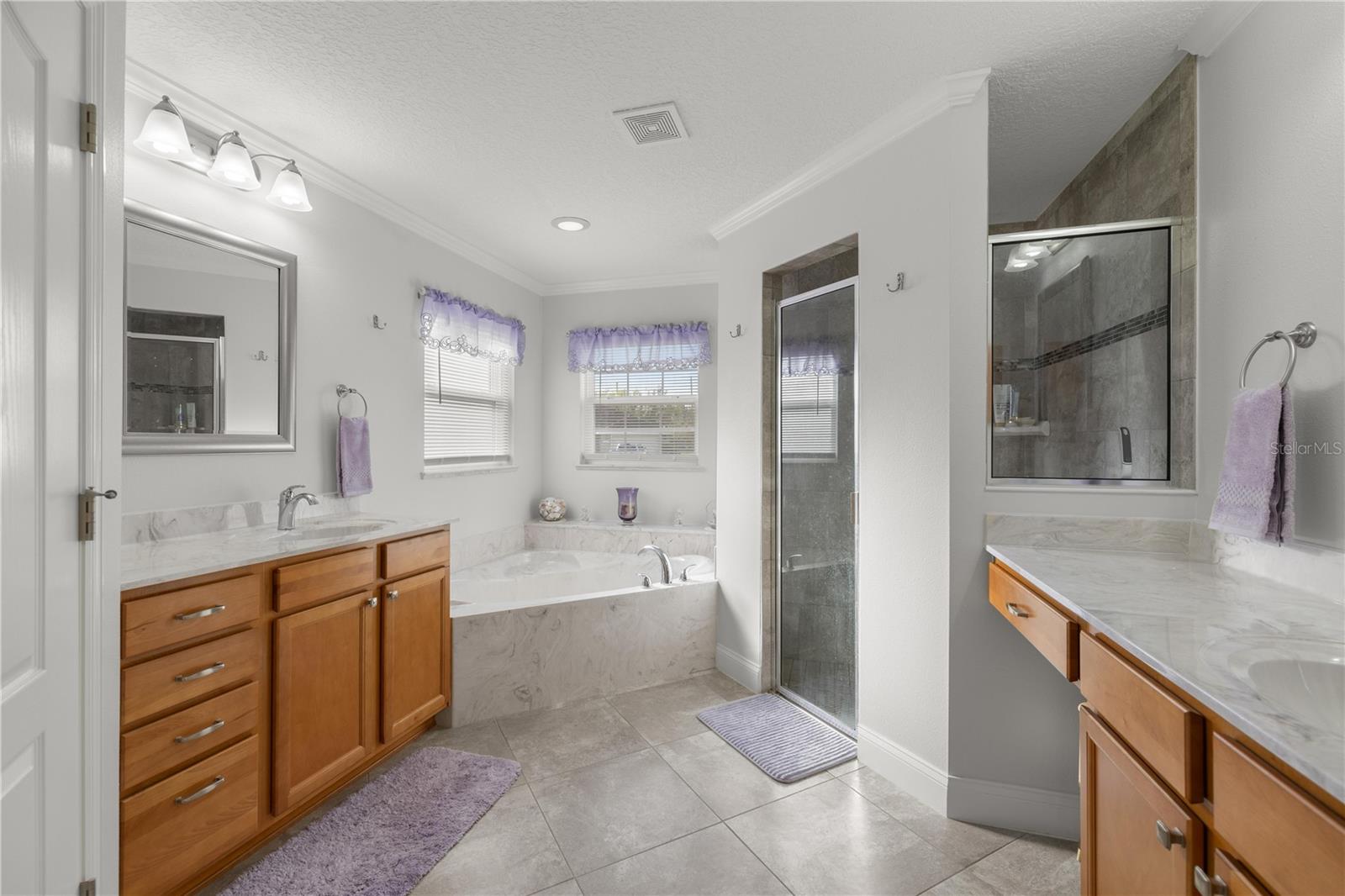 MEADOW GLENN UN 01 - Residential