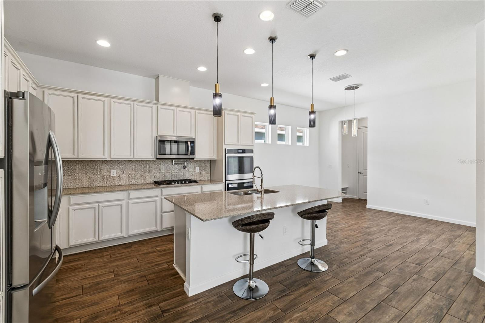 MIRABAY PARCELS 21 & 23 - Residential