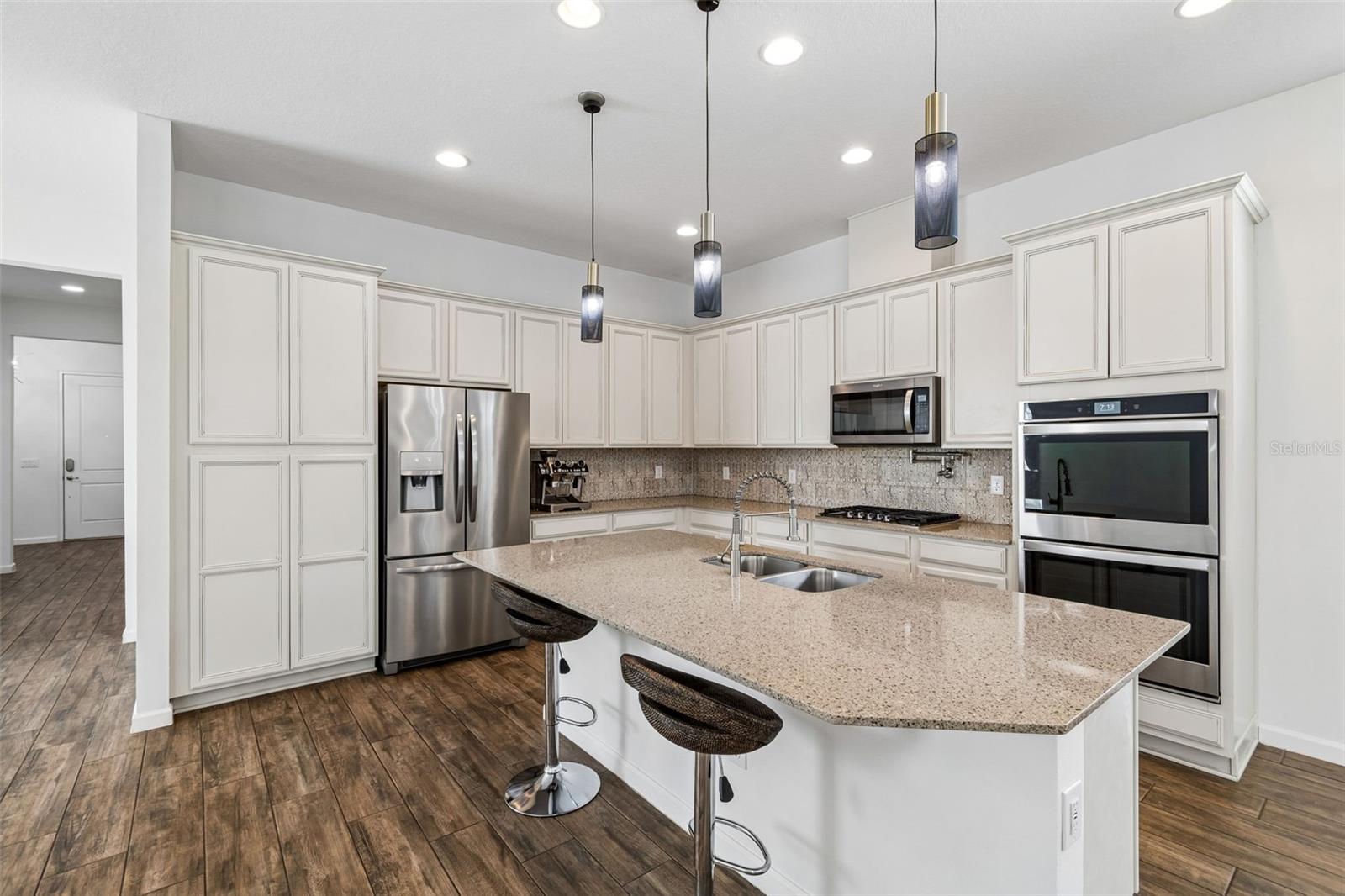 MIRABAY PARCELS 21 & 23 - Residential