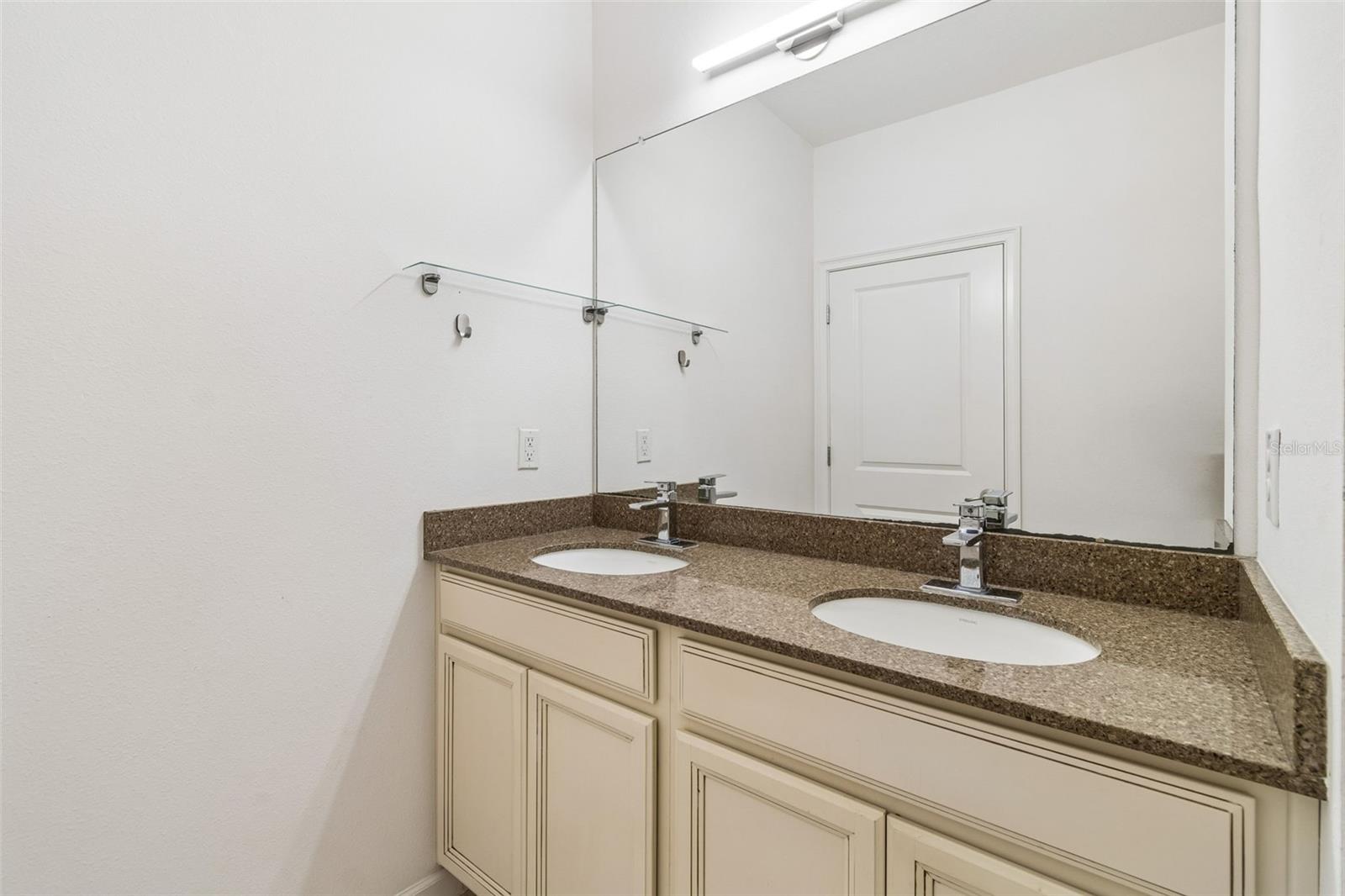 MIRABAY PARCELS 21 & 23 - Residential