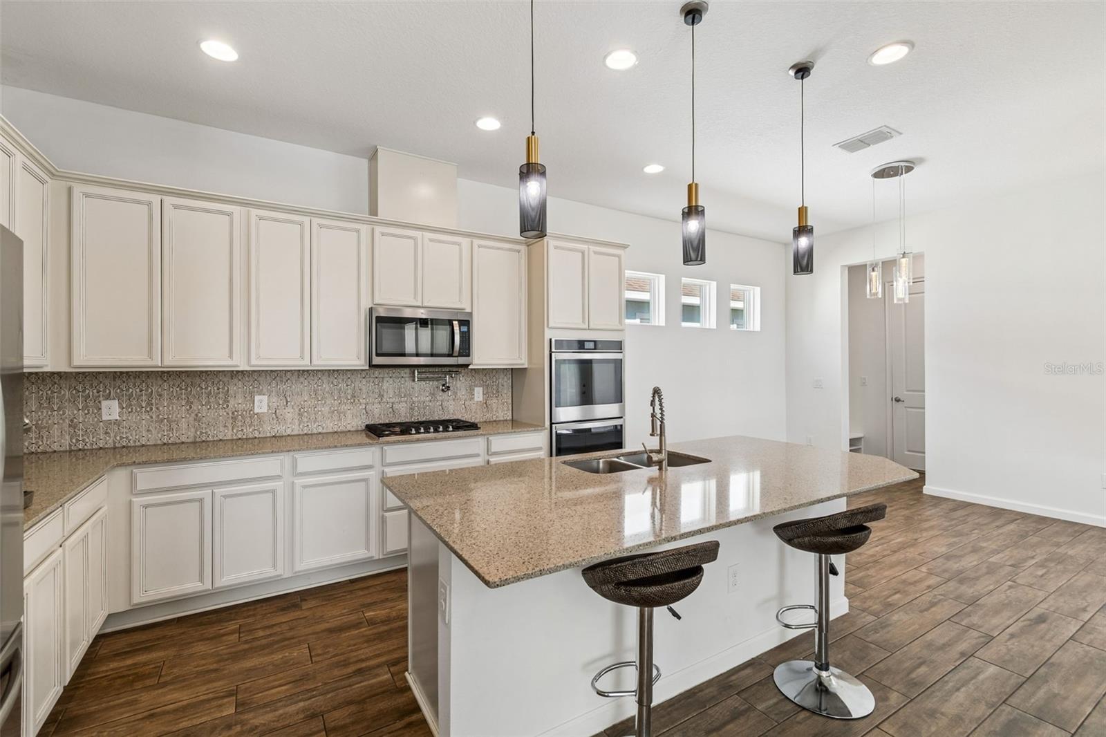 MIRABAY PARCELS 21 & 23 - Residential