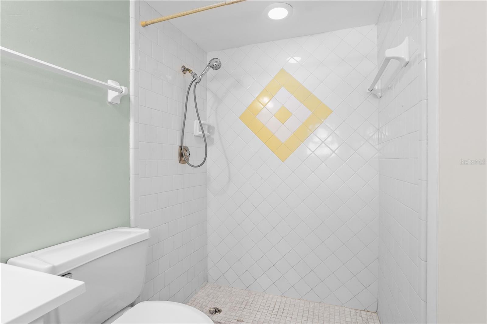 JENNIFER ESTATES - Residential
