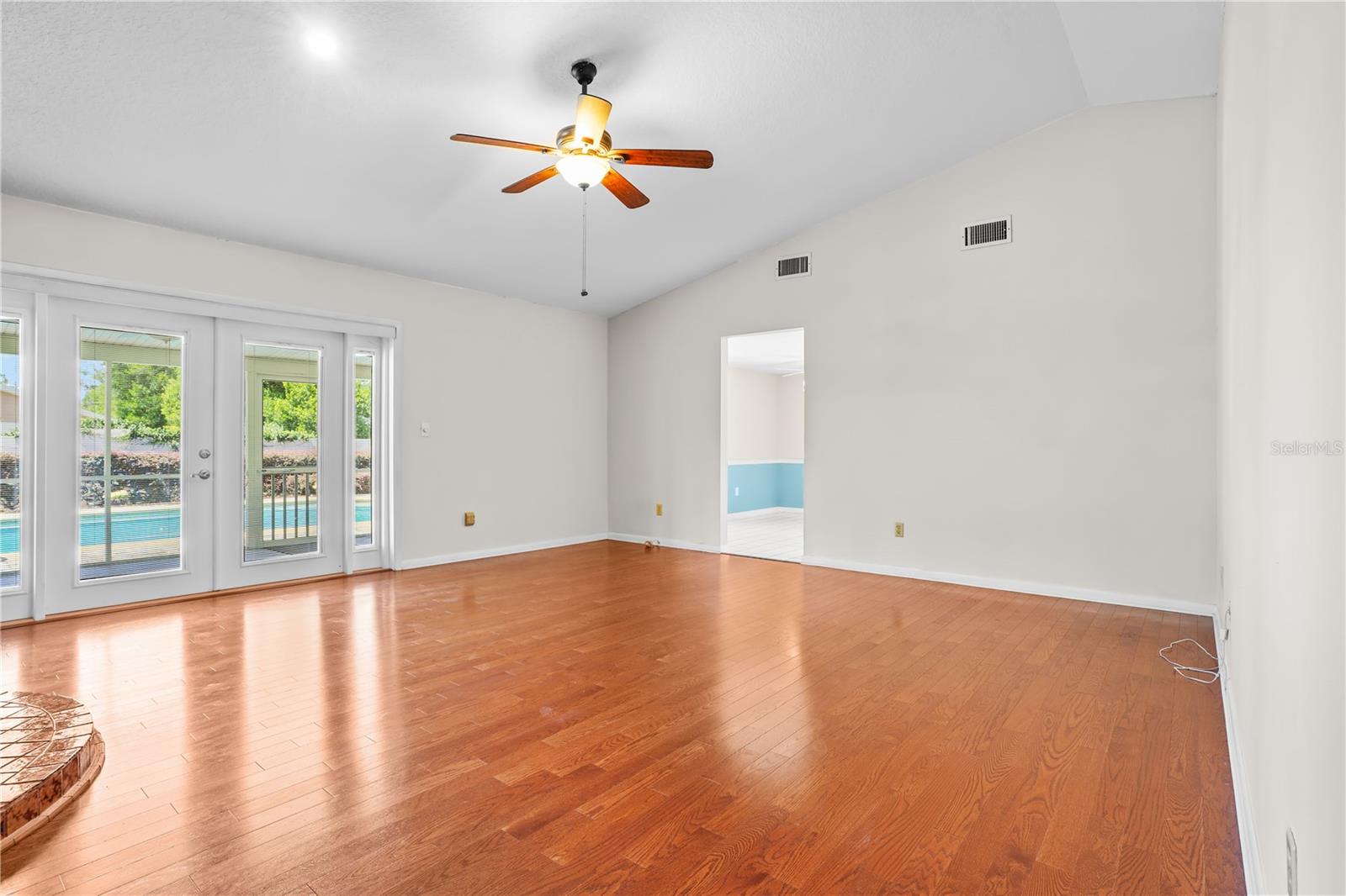 JENNIFER ESTATES - Residential