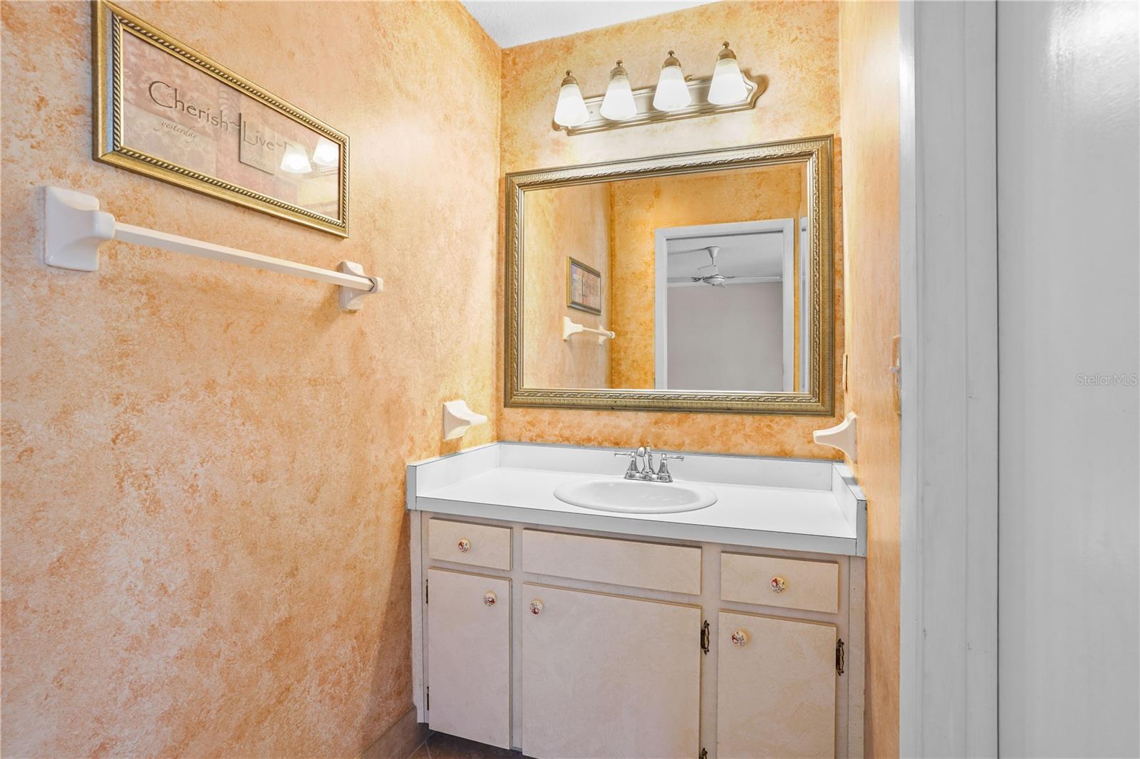 JENNIFER ESTATES - Residential
