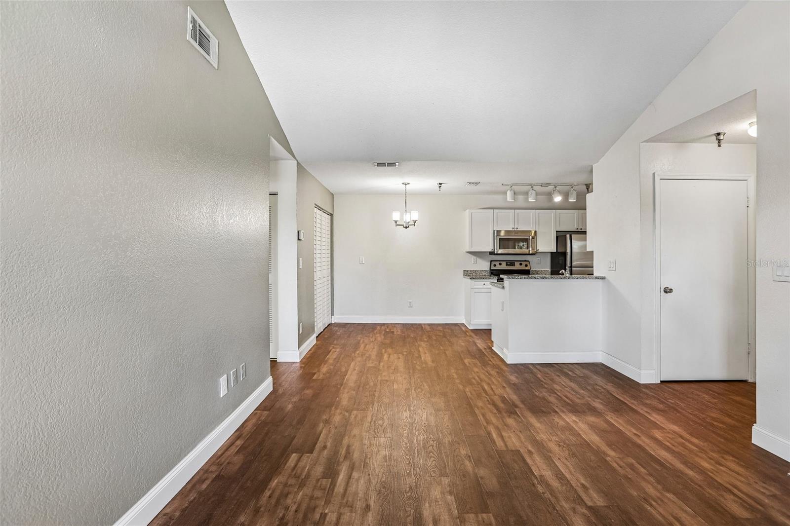 ITOPIA PRIVATE RESIDENCES CONDO - Residential