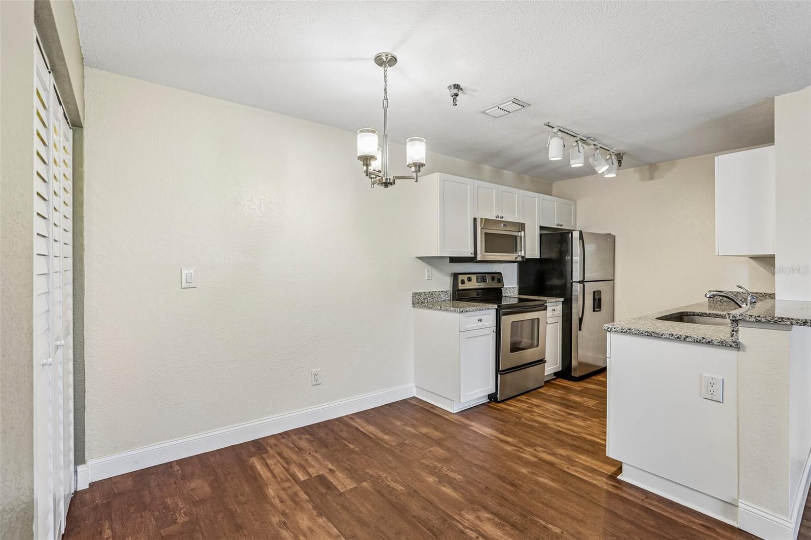 ITOPIA PRIVATE RESIDENCES CONDO - Residential