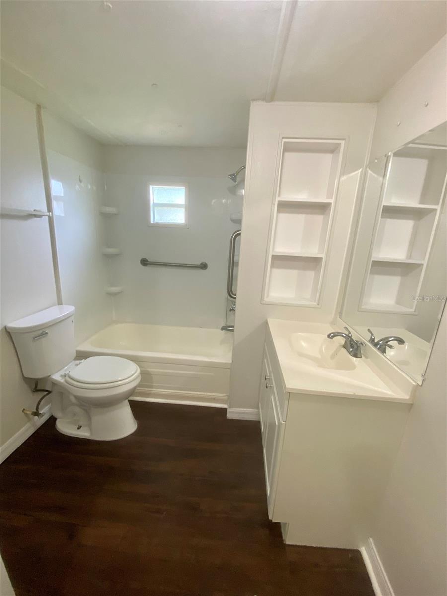 ACREAGE & UNREC - Residential Lease