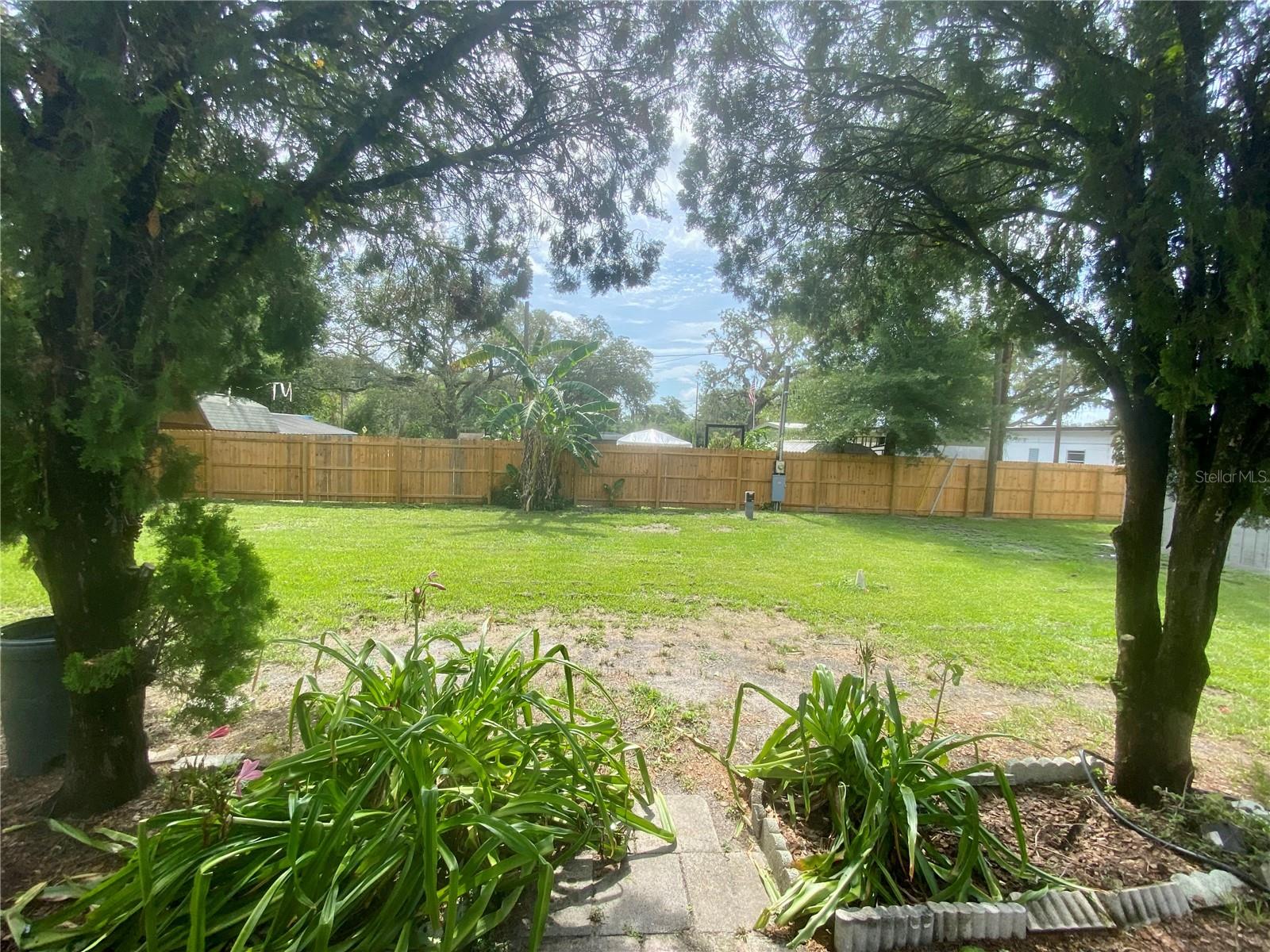 ACREAGE & UNREC - Residential Lease