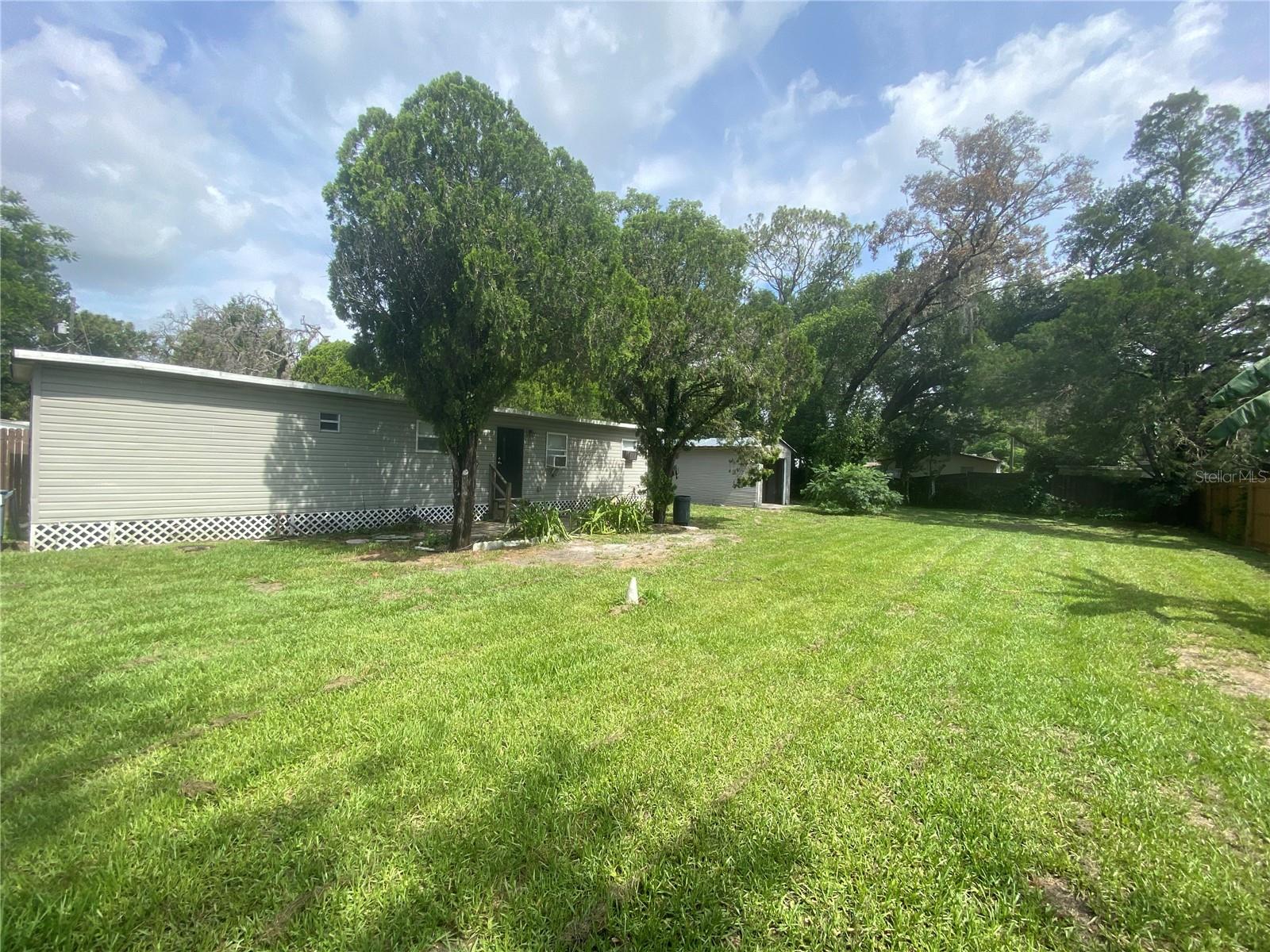 ACREAGE & UNREC - Residential Lease
