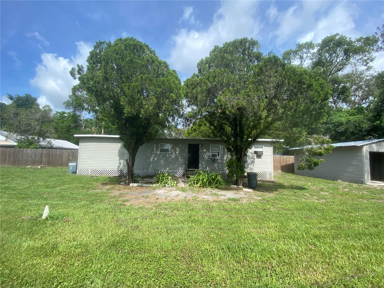 ACREAGE & UNREC - Residential Lease