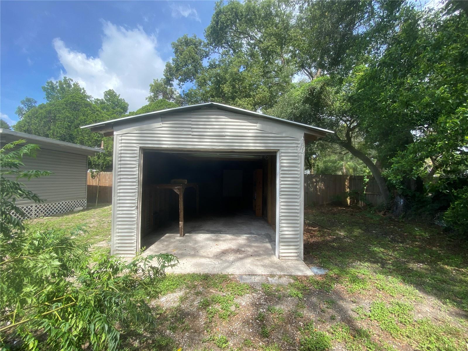 ACREAGE & UNREC - Residential Lease