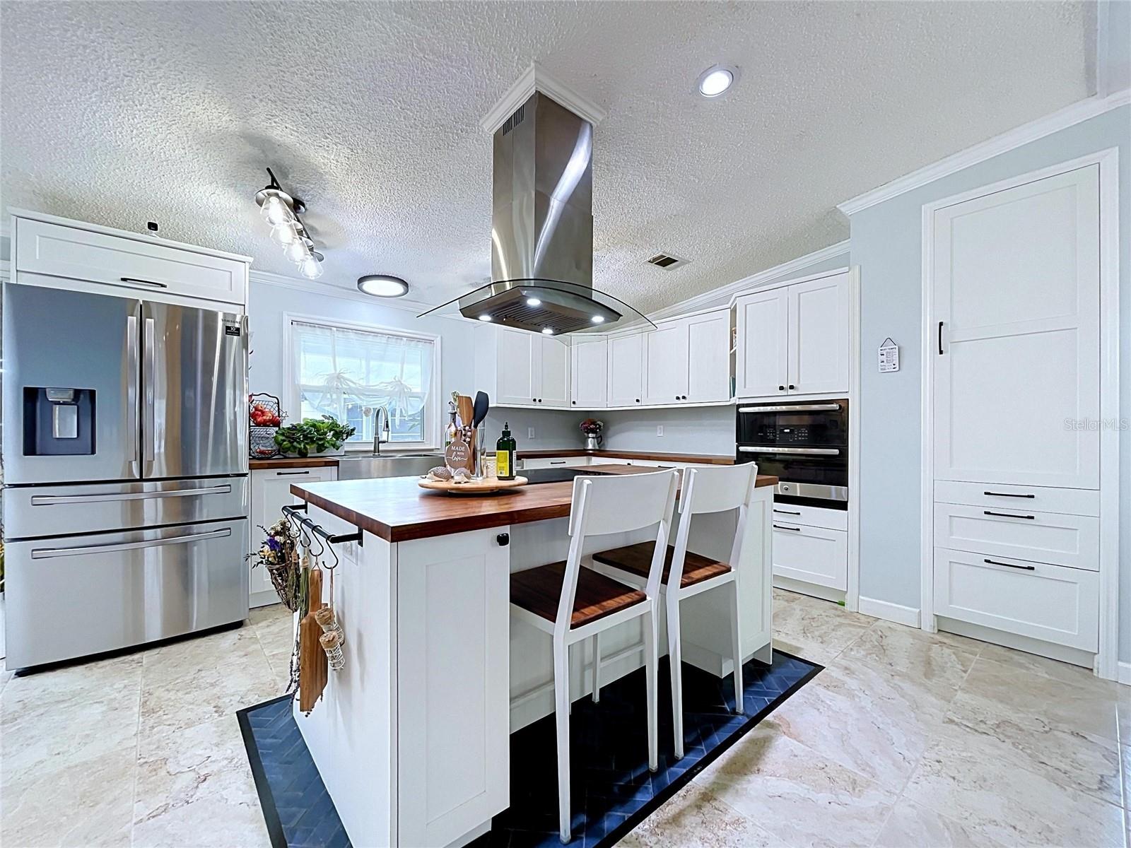 FOXWOOD LAKE ESTATES - Residential