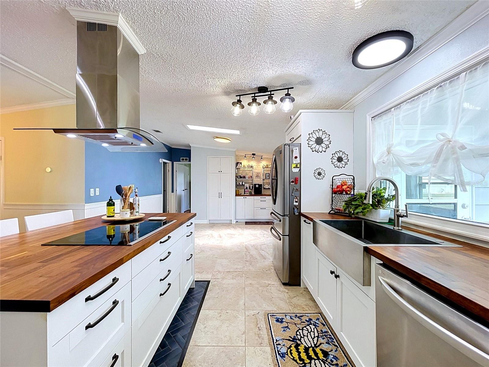 FOXWOOD LAKE ESTATES - Residential